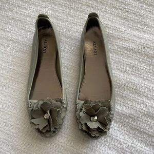 Size 6.5 Alfani Cory Gray Leather Flats with Fabric Floral Detail